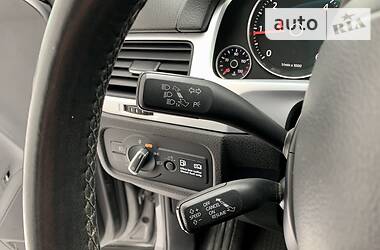 Внедорожник / Кроссовер Volkswagen Touareg 2012 в Киеве