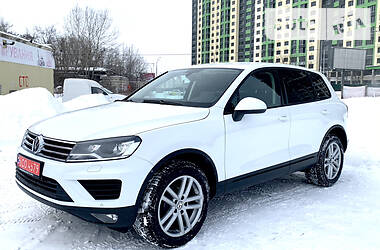 Внедорожник / Кроссовер Volkswagen Touareg 2016 в Киеве