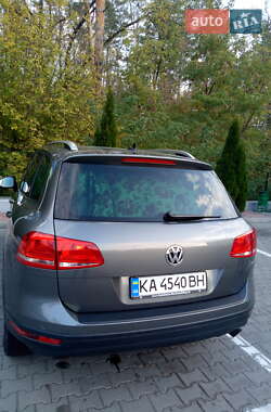 Позашляховик / Кросовер Volkswagen Touareg 2016 в 