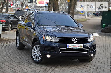 Внедорожник / Кроссовер Volkswagen Touareg 2011 в Николаеве