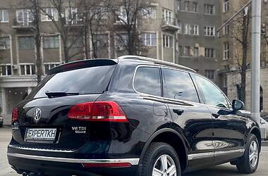 Позашляховик / Кросовер Volkswagen Touareg 2016 в Харкові