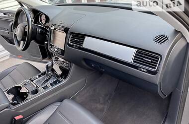 Внедорожник / Кроссовер Volkswagen Touareg 2012 в Киеве