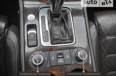 Внедорожник / Кроссовер Volkswagen Touareg 2011 в Киеве