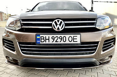 Позашляховик / Кросовер Volkswagen Touareg 2010 в Одесі