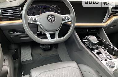 Внедорожник / Кроссовер Volkswagen Touareg 2018 в Киеве