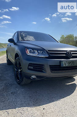 Внедорожник / Кроссовер Volkswagen Touareg 2012 в Запорожье