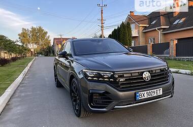 Внедорожник / Кроссовер Volkswagen Touareg 2018 в Киеве