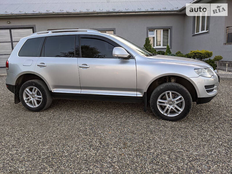 Позашляховик / Кросовер Volkswagen Touareg 2008 в Косові