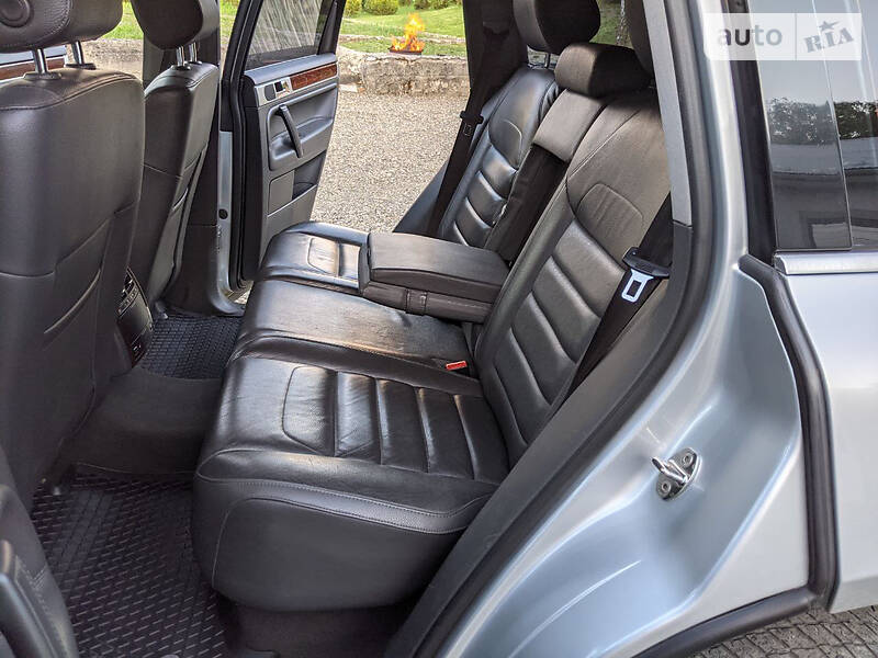 Позашляховик / Кросовер Volkswagen Touareg 2008 в Косові