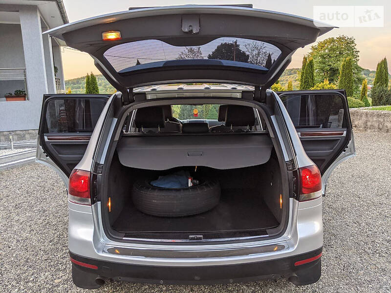 Позашляховик / Кросовер Volkswagen Touareg 2008 в Косові