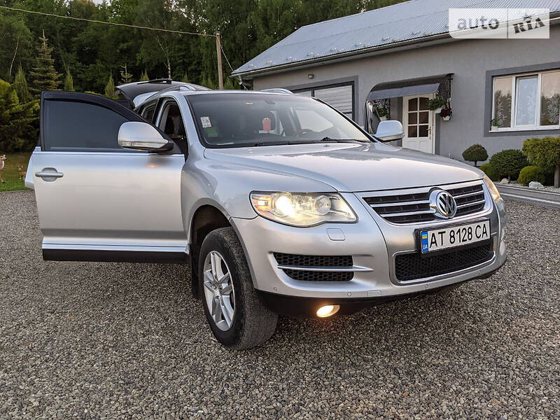 Позашляховик / Кросовер Volkswagen Touareg 2008 в Косові