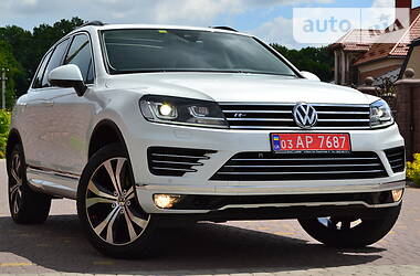 Внедорожник / Кроссовер Volkswagen Touareg 2016 в Ровно