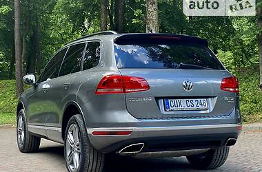 Позашляховик / Кросовер Volkswagen Touareg 2015 в Дрогобичі