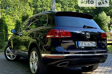 Внедорожник / Кроссовер Volkswagen Touareg 2015 в Дрогобыче