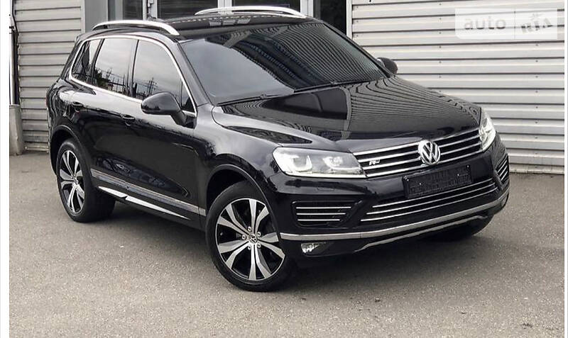 Внедорожник / Кроссовер Volkswagen Touareg 2015 в Городище