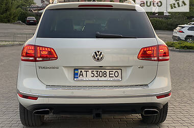 Внедорожник / Кроссовер Volkswagen Touareg 2016 в Хмельницком