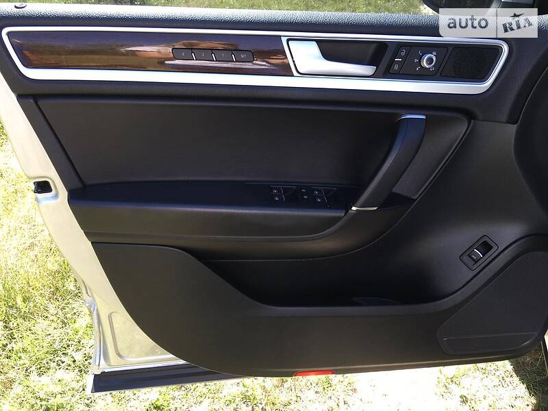 Позашляховик / Кросовер Volkswagen Touareg 2015 в Чернігові фото 3 Позашляховик / Кросовер Volkswagen Touareg 2015 в Чернігові