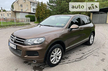 Внедорожник / Кроссовер Volkswagen Touareg 2014 в Луцке