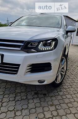 Внедорожник / Кроссовер Volkswagen Touareg 2013 в Черновцах