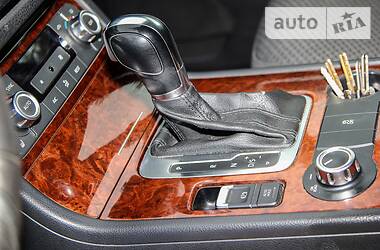 Внедорожник / Кроссовер Volkswagen Touareg 2013 в 