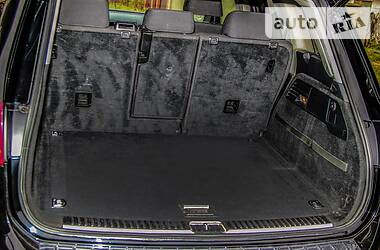 Внедорожник / Кроссовер Volkswagen Touareg 2013 в 