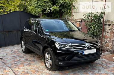 Внедорожник / Кроссовер Volkswagen Touareg 2015 в Киеве