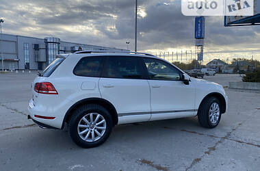 Позашляховик / Кросовер Volkswagen Touareg 2010 в Чернівцях