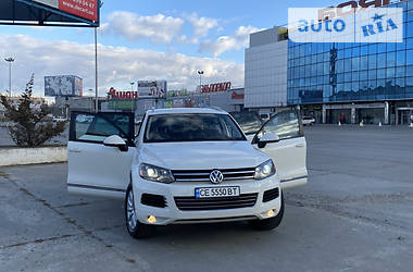 Позашляховик / Кросовер Volkswagen Touareg 2010 в Чернівцях