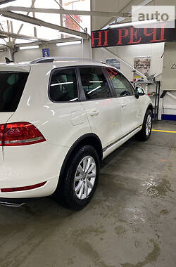 Позашляховик / Кросовер Volkswagen Touareg 2010 в Чернівцях