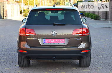 Внедорожник / Кроссовер Volkswagen Touareg 2012 в Ровно