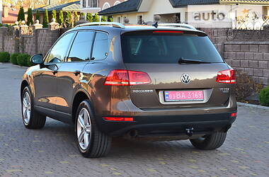 Внедорожник / Кроссовер Volkswagen Touareg 2012 в Ровно