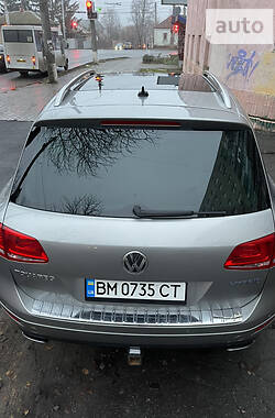 Внедорожник / Кроссовер Volkswagen Touareg 2010 в Сумах