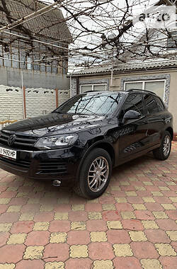 Внедорожник / Кроссовер Volkswagen Touareg 2012 в Первомайске