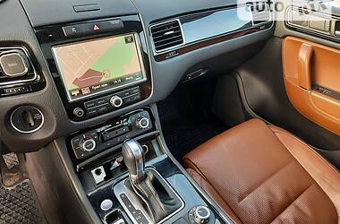 Внедорожник / Кроссовер Volkswagen Touareg 2014 в 