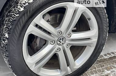 Внедорожник / Кроссовер Volkswagen Touareg 2013 в Ровно