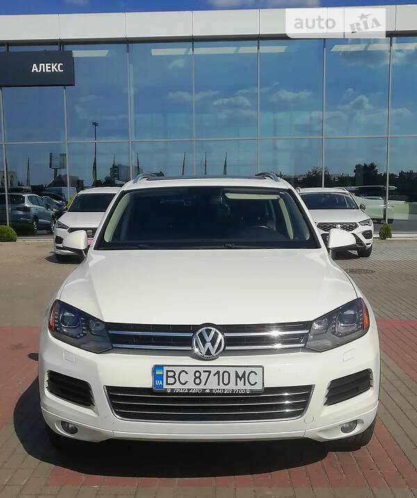 Внедорожник / Кроссовер Volkswagen Touareg 2011 в Львове