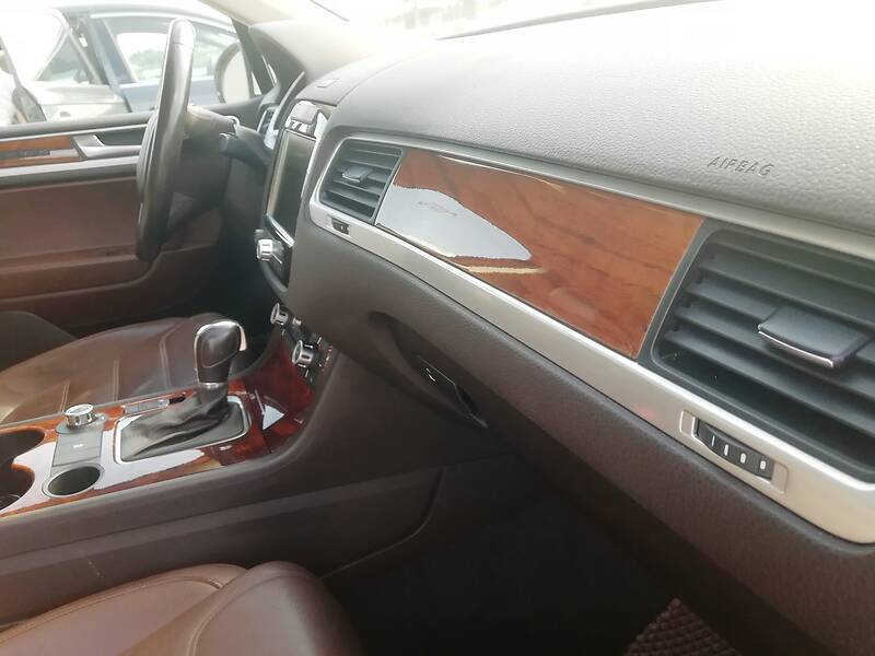 Внедорожник / Кроссовер Volkswagen Touareg 2011 в Львове