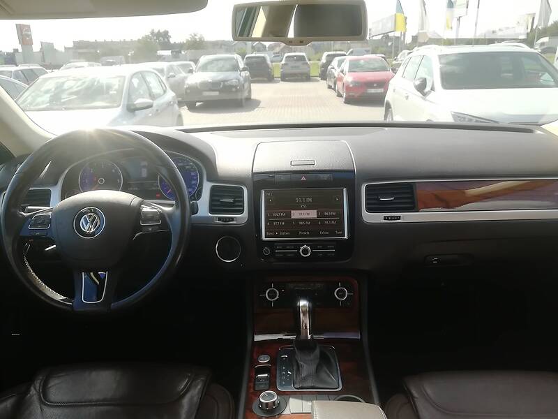 Внедорожник / Кроссовер Volkswagen Touareg 2011 в Львове