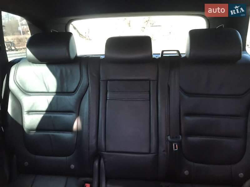 Внедорожник / Кроссовер Volkswagen Touareg 2013 в Иршаве