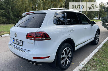 Внедорожник / Кроссовер Volkswagen Touareg 2013 в Полтаве