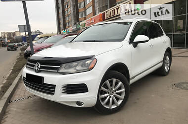 Внедорожник / Кроссовер Volkswagen Touareg 2011 в Хмельницком