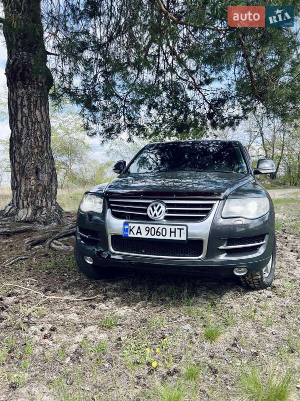 Внедорожник / Кроссовер Volkswagen Touareg 2007 в Киеве