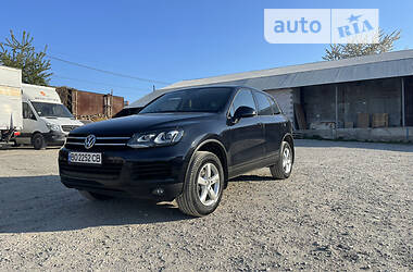 Внедорожник / Кроссовер Volkswagen Touareg 2013 в Тернополе