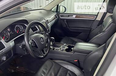 Внедорожник / Кроссовер Volkswagen Touareg 2015 в Киеве