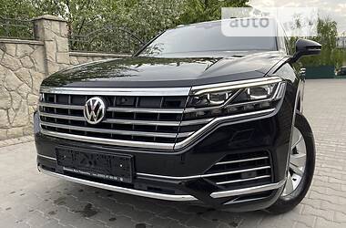 Внедорожник / Кроссовер Volkswagen Touareg 2018 в Тернополе