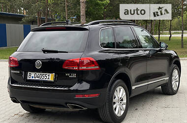 Внедорожник / Кроссовер Volkswagen Touareg 2012 в 