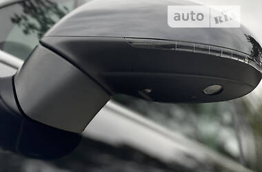 Внедорожник / Кроссовер Volkswagen Touareg 2012 в 