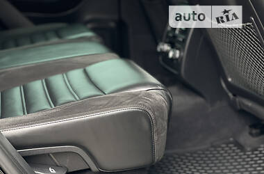 Внедорожник / Кроссовер Volkswagen Touareg 2012 в 