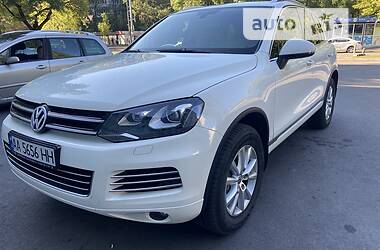 Внедорожник / Кроссовер Volkswagen Touareg 2011 в Киеве