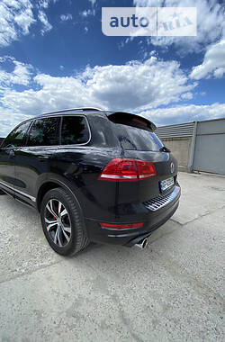 Внедорожник / Кроссовер Volkswagen Touareg 2012 в Запорожье